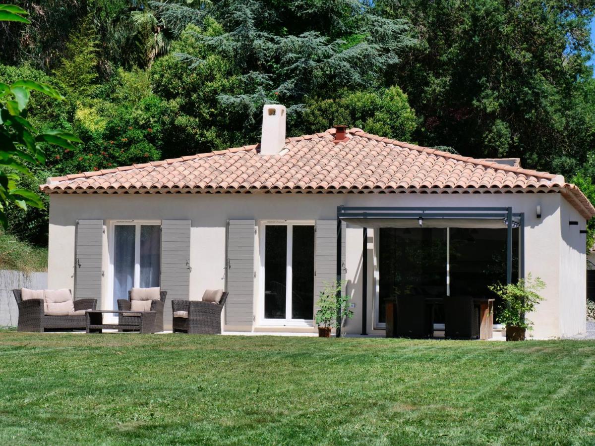 Les Yuccas -Maison Neuve Avec Un Jardin A Saint Paul De Vence Bagian luar foto