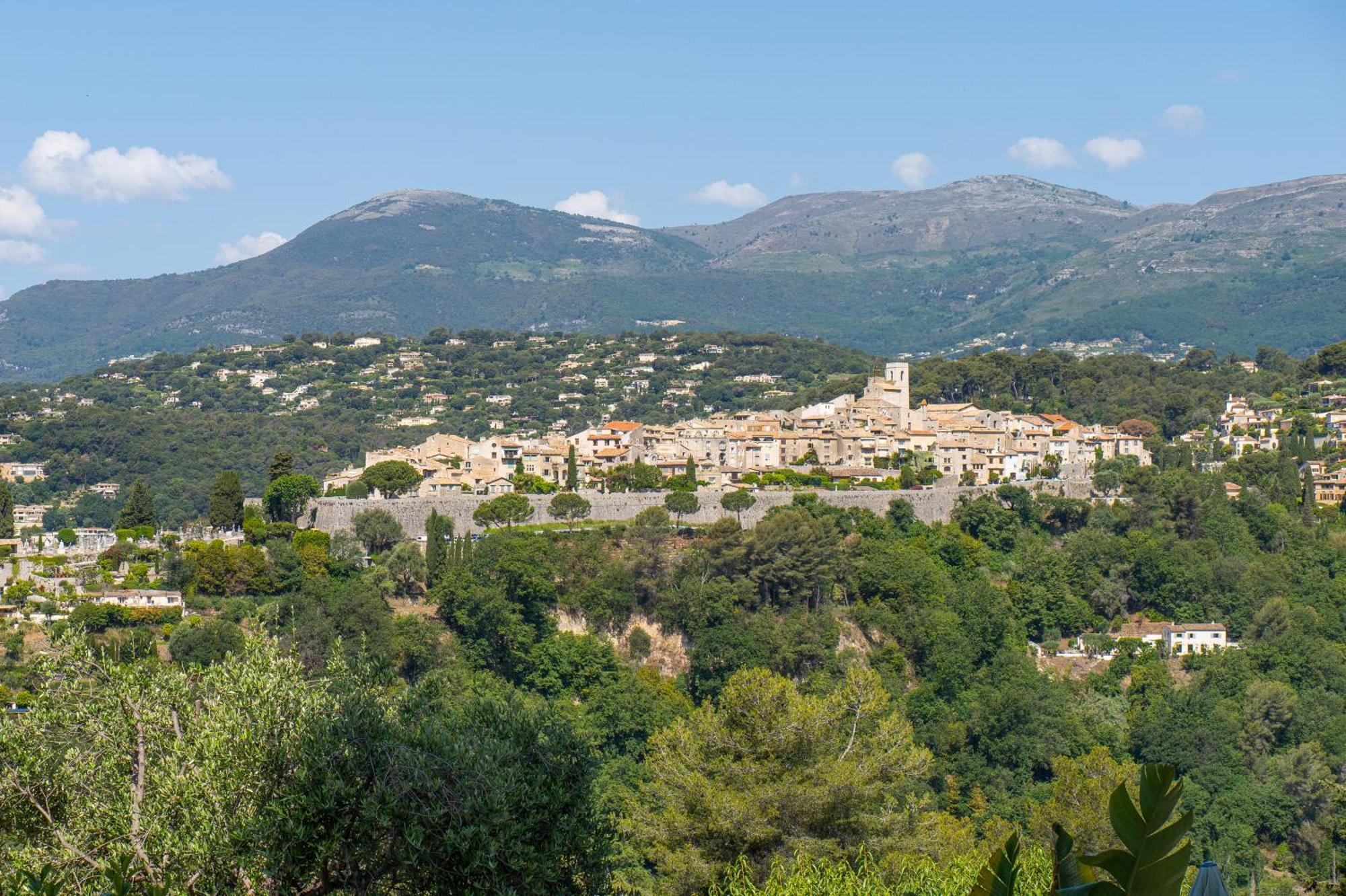 Les Yuccas -Maison Neuve Avec Un Jardin A Saint Paul De Vence Bagian luar foto
